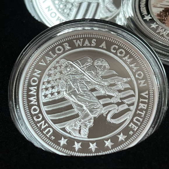 Bradford Exchange The American Battles of the Pacific Theatre Coin Collection - Picture 7 of 9